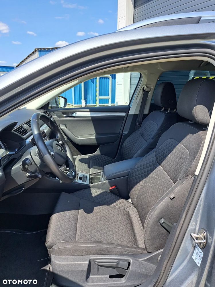 Skoda Superb 2.0 TDI SCR Ambition DSG - 6