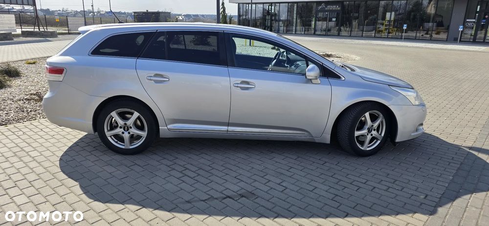 Toyota Avensis 2.0 D-4D Sol - 3