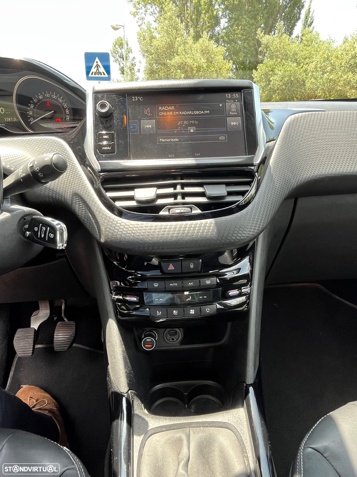 Peugeot 2008 1.2 PureTech Allure - 7