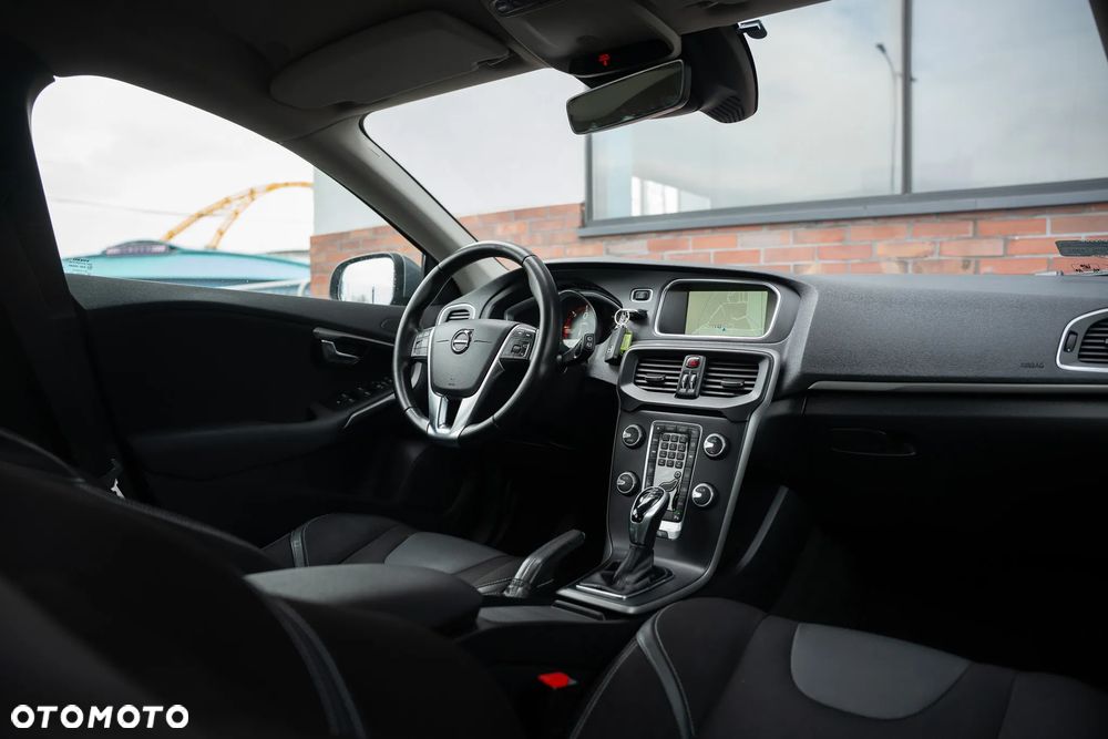 Volvo V40 D2 Geartronic Momentum - 27