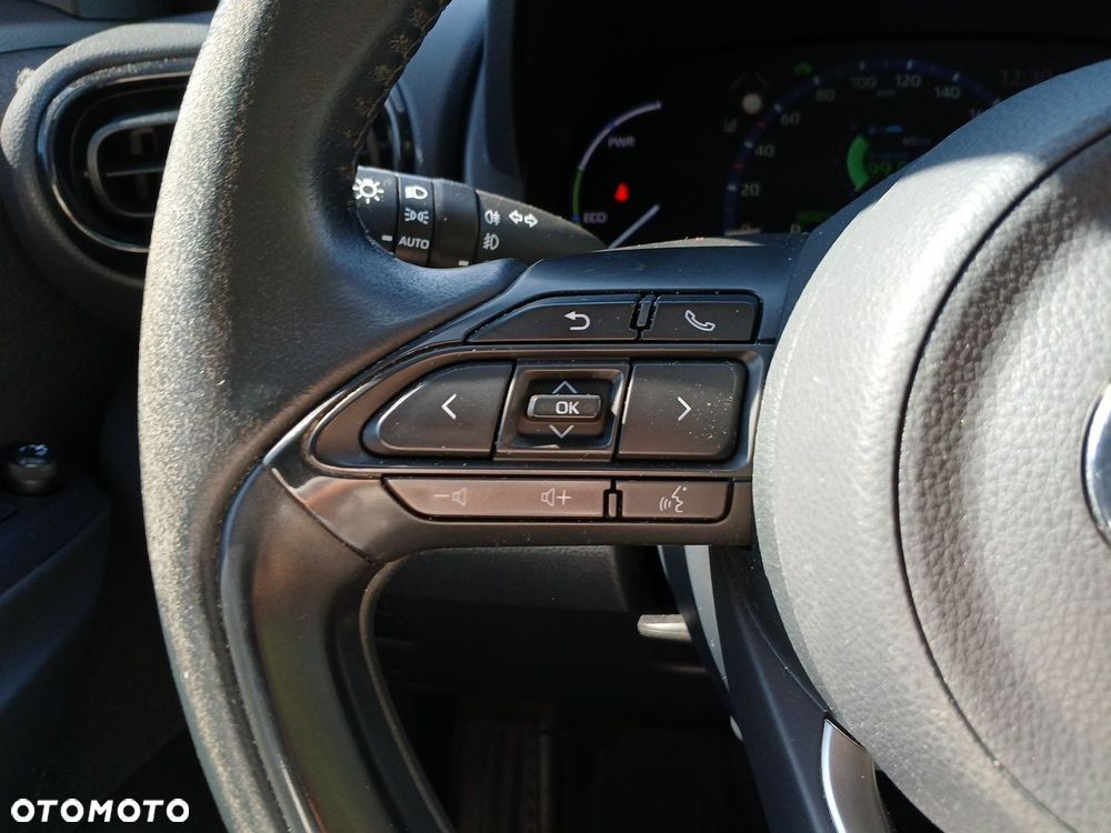 Toyota Yaris Cross Hybrid 1.5 Comfort 4x4 - 13