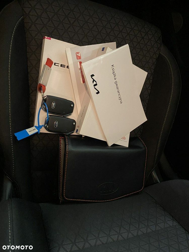 Kia Ceed - 27