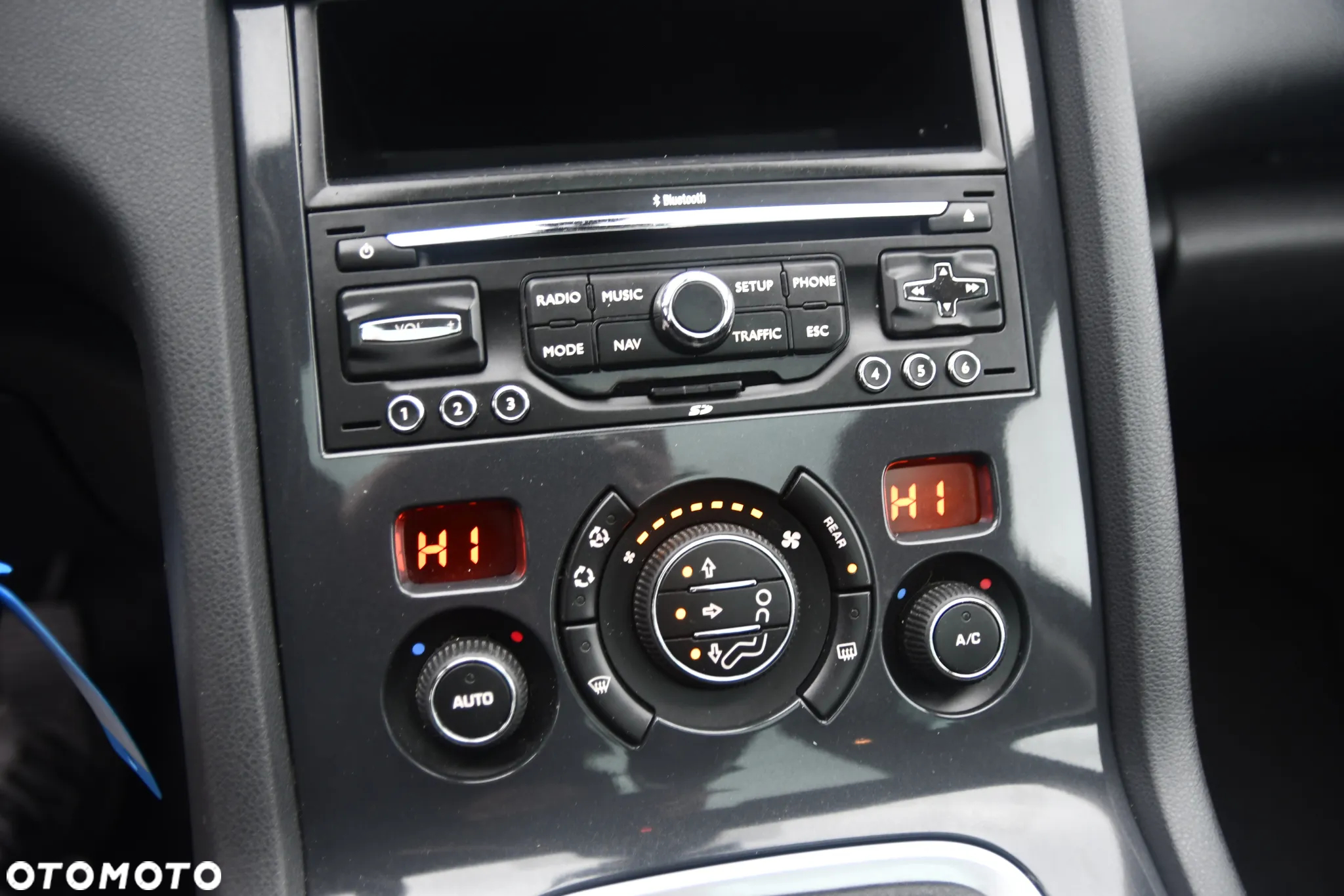 Peugeot 5008 1.6 THP Premium + - 21