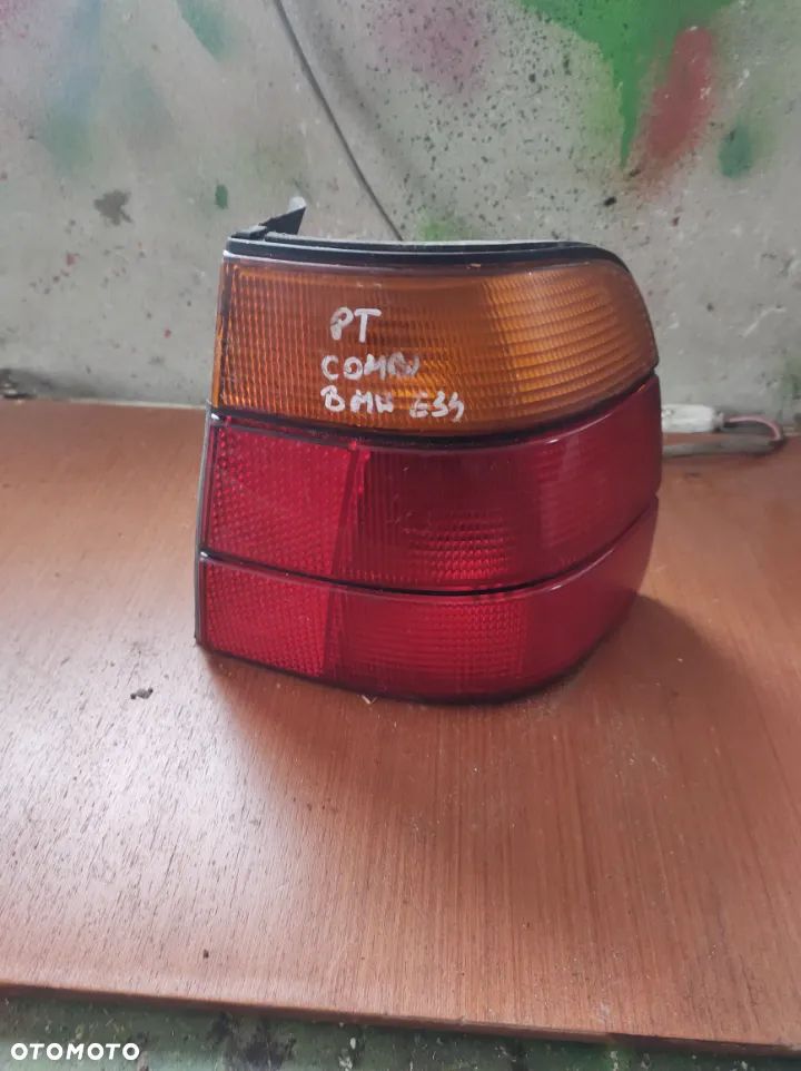 BMW E34 LAMPA TYŁ COMBI W KLAPĘ - 1