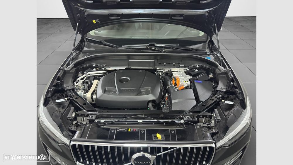 Volvo XC 60 2.0 T6 PHEV Core AWD - 21