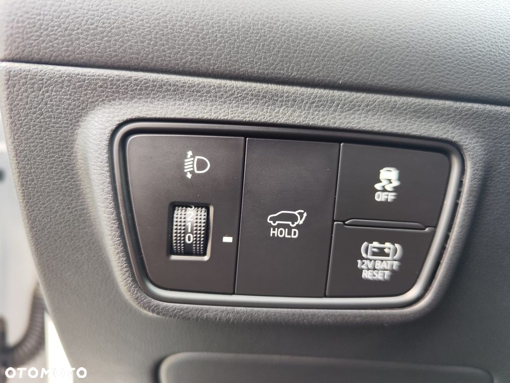 Hyundai Tucson 1.6 T-GDi HEV Executive 2WD - 23