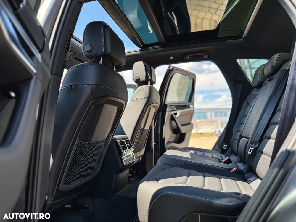 Volkswagen Touareg V6 TDI 4MOTION R-Line - 11