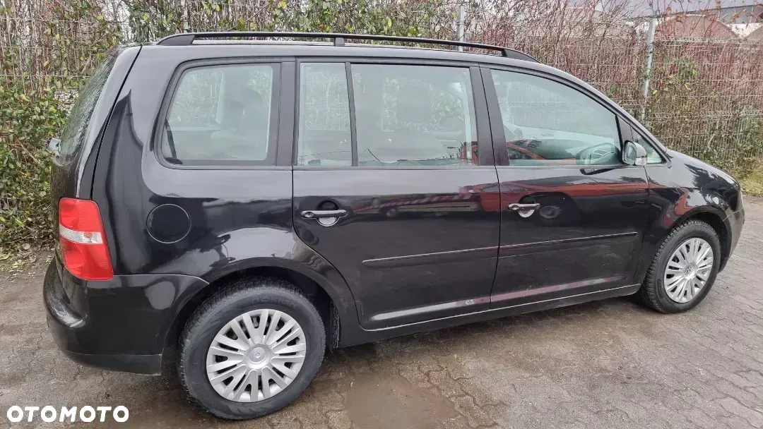 Volkswagen Touran 2.0 FSI Highline Tiptr - 19
