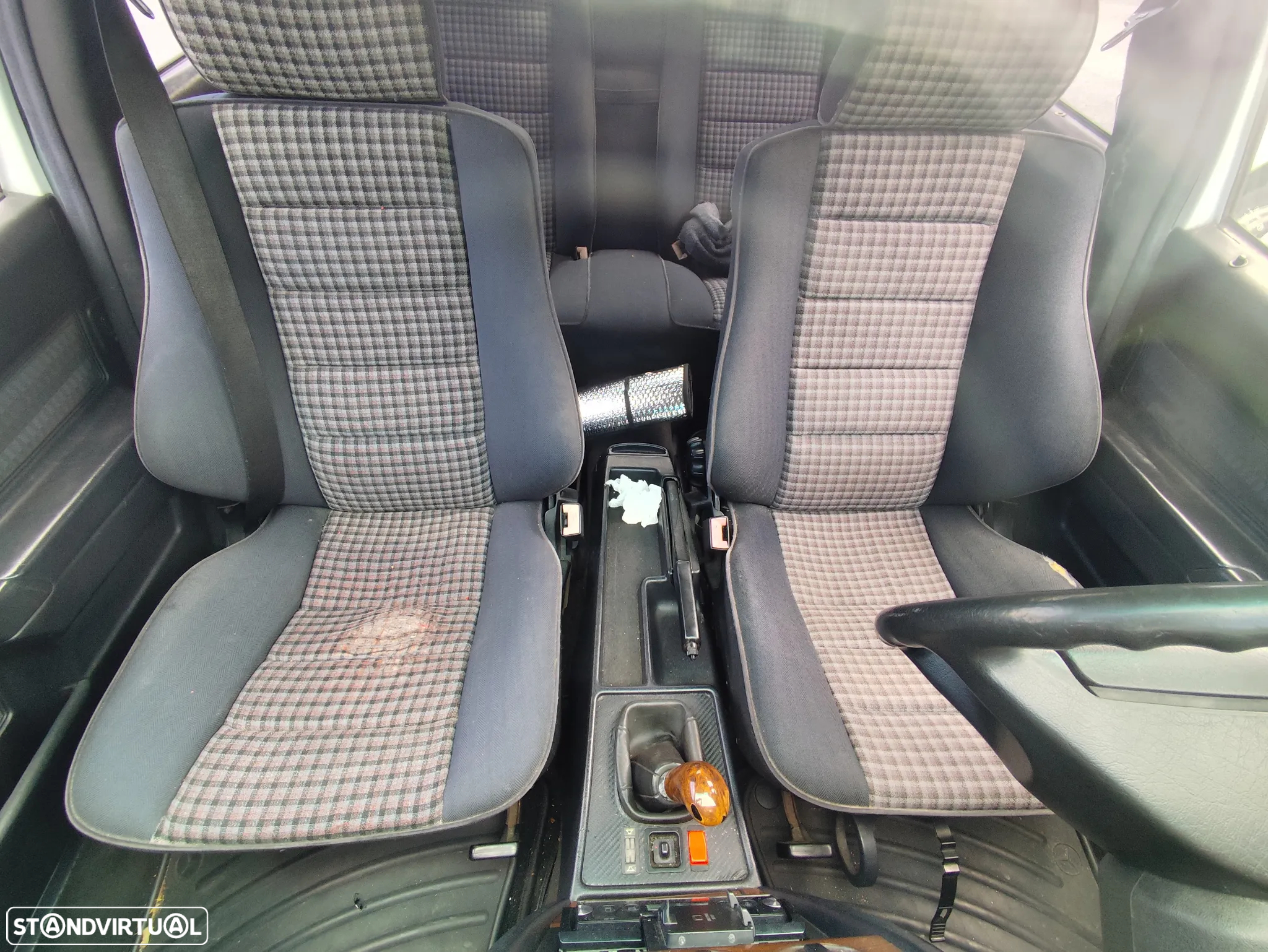 Mercedes-Benz 190 D 2.5 - 6
