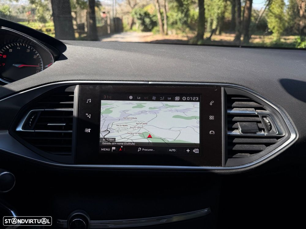 Peugeot 308 1.2 PureTech Allure EAT8 - 25