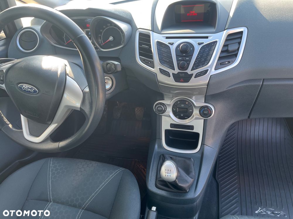 Ford Fiesta 1.4 Titanium EU6 - 11