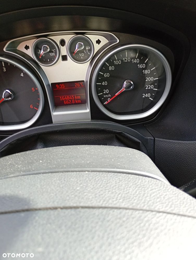 Ford Focus 2.0 TDCi Ghia DPF - 6