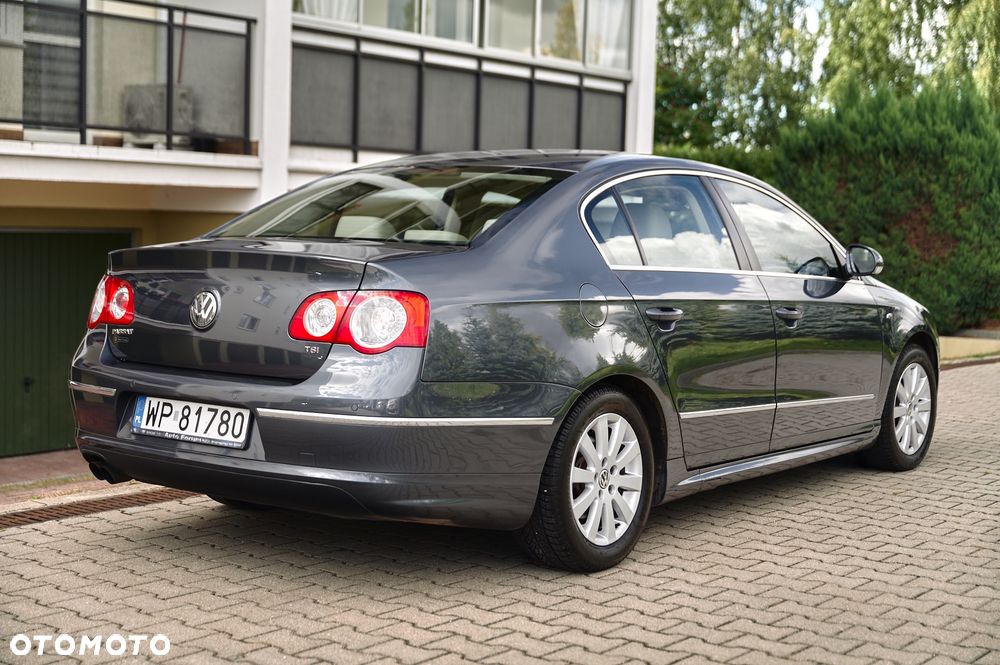 Volkswagen Passat - 19