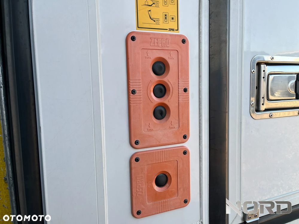 Renault Master 2.3 Chłodnia+Winda - 14