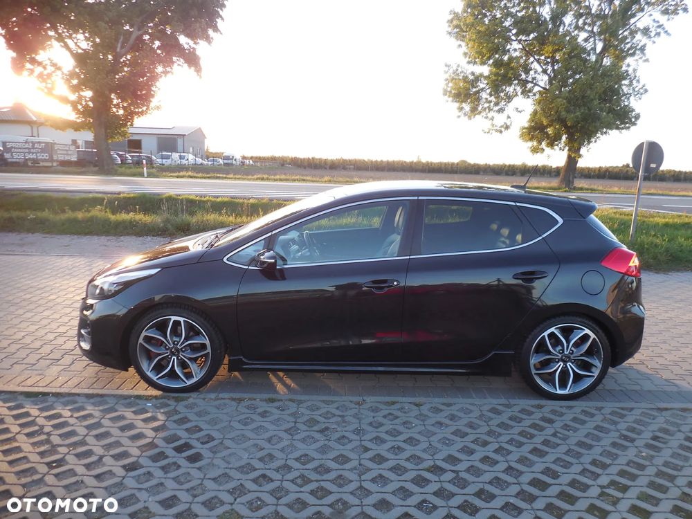 Kia Ceed Cee'd 1.6 T-GDI GT XL - 4