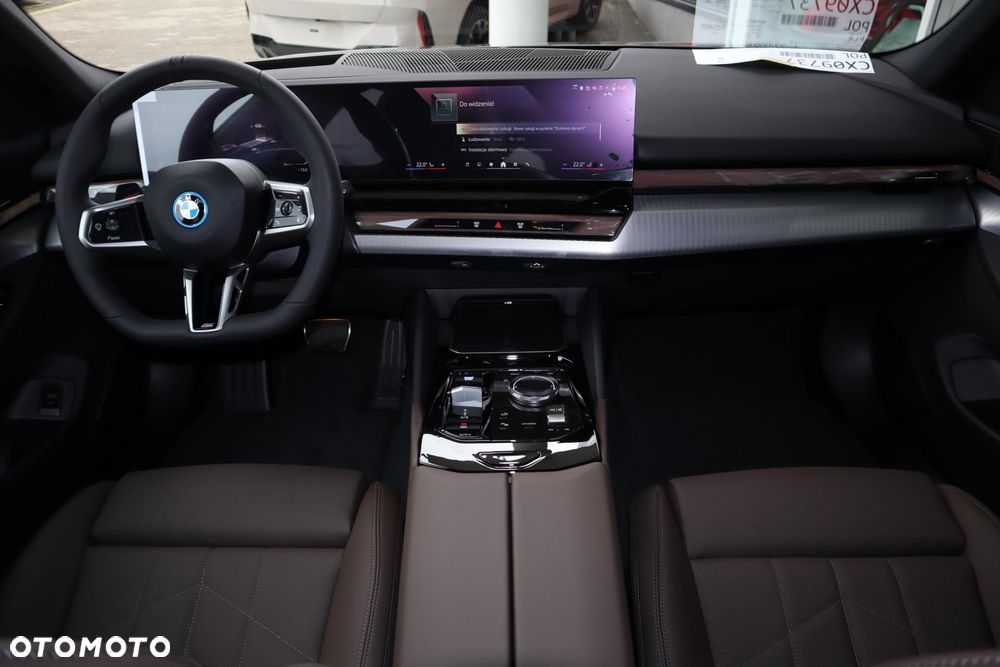 BMW i5 - 15