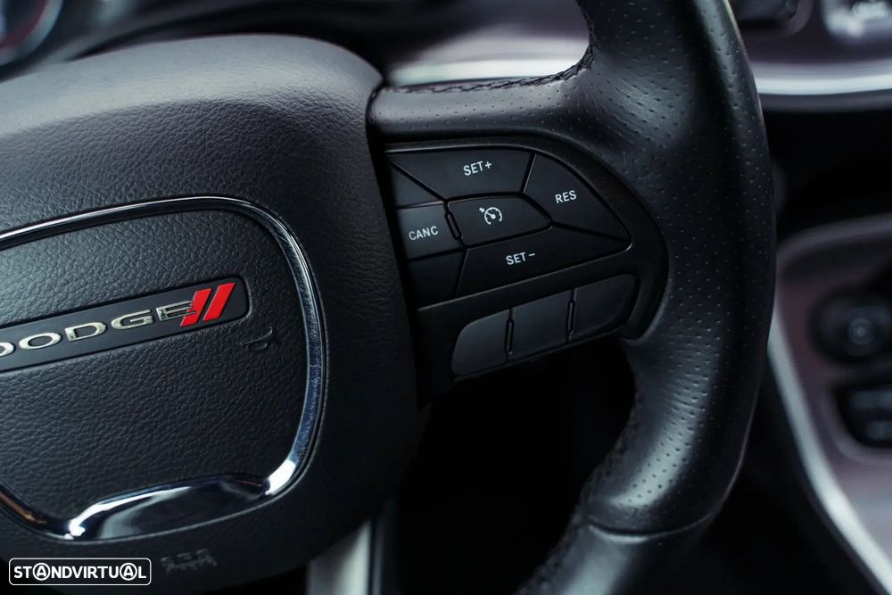 Dodge Challenger - 14