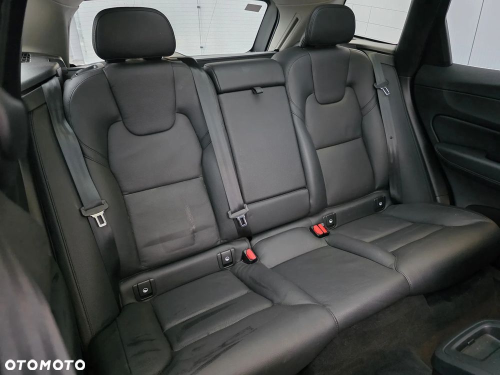 Volvo XC 60 B5 B AWD Plus Bright - 15