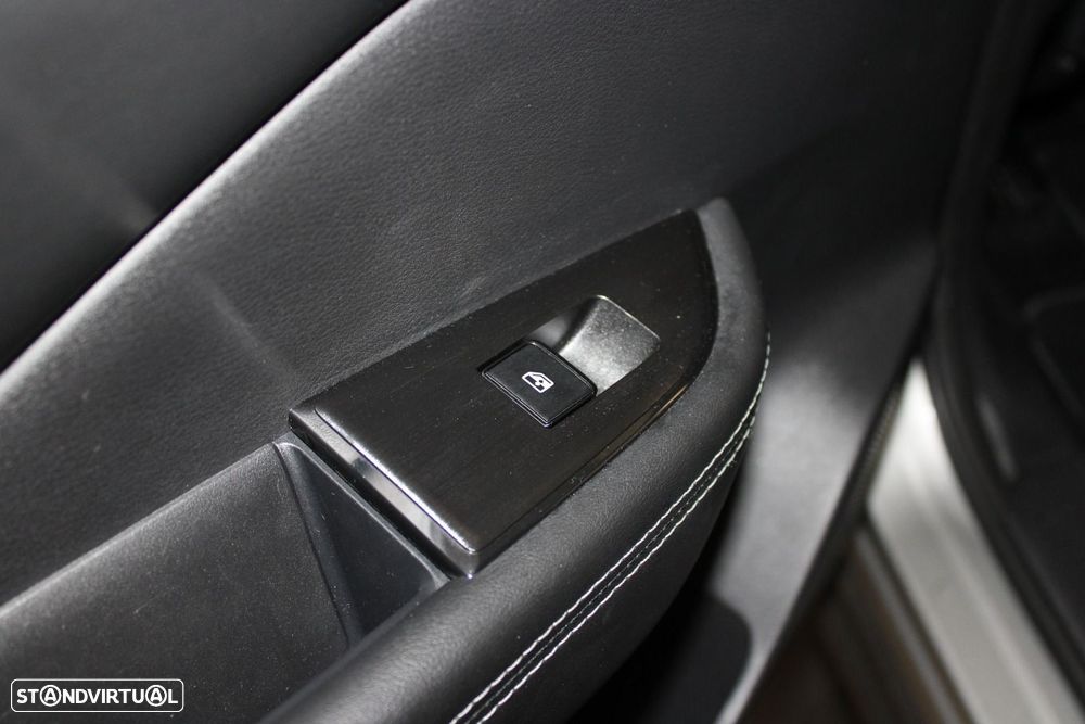 Nissan Qashqai 1.3 DIG-T N-Connecta - 28