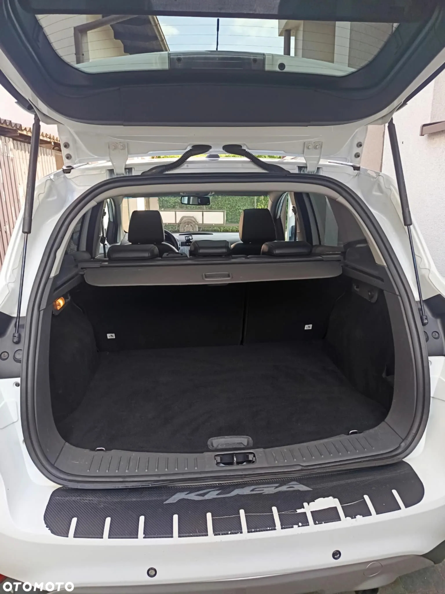 Ford Kuga - 12