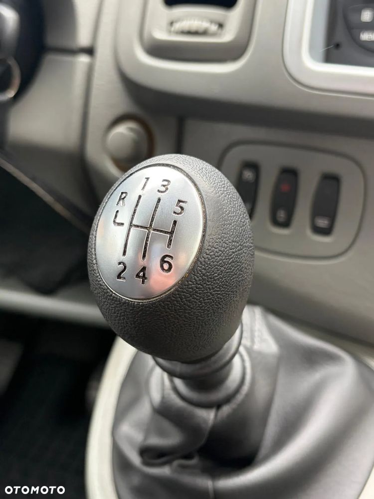 Renault Trafic Grand Passenger Pack Clim - 32