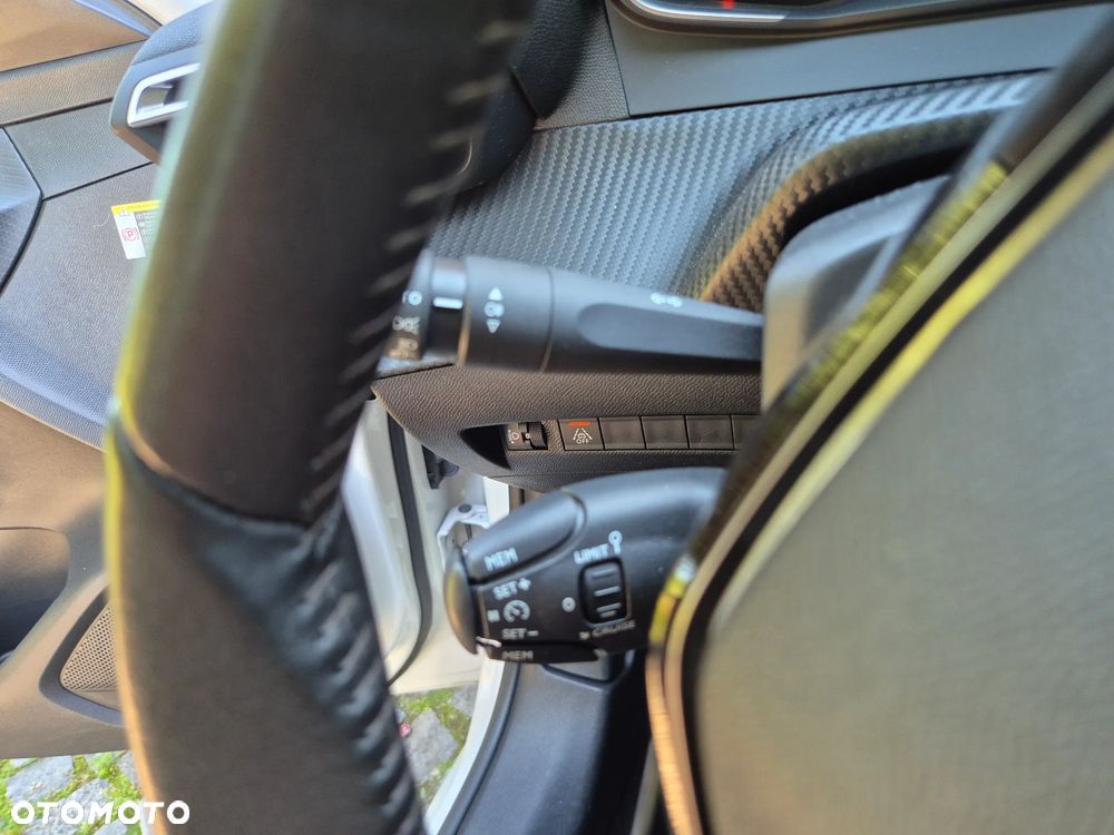 Peugeot 208 Elektromotor 136 Allure Pack - 15