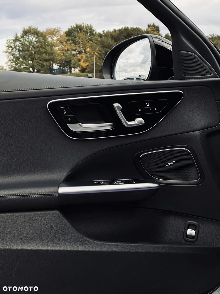 Mercedes-Benz Klasa C 220 d 4Matic 9G-TRONIC - 23