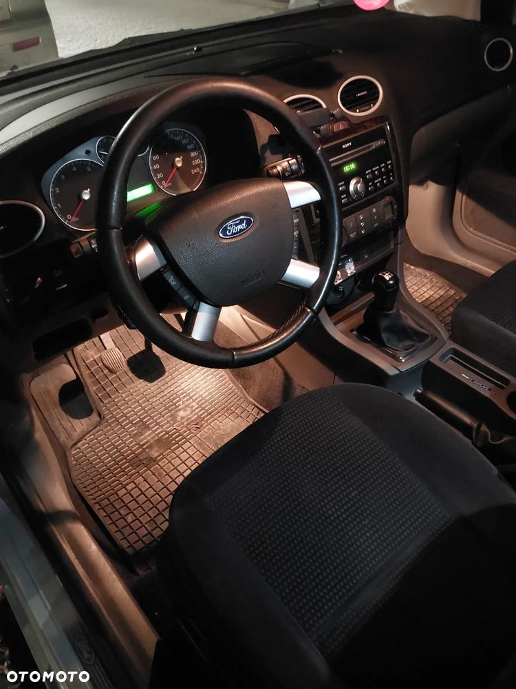 Ford Focus 1.8 Ghia - 5