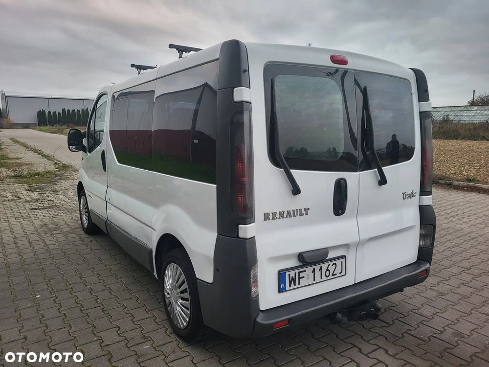 Renault Trafic Passenger - 15
