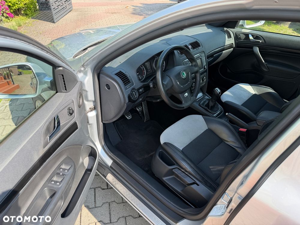Skoda Octavia 2.0 TSI RS - 18