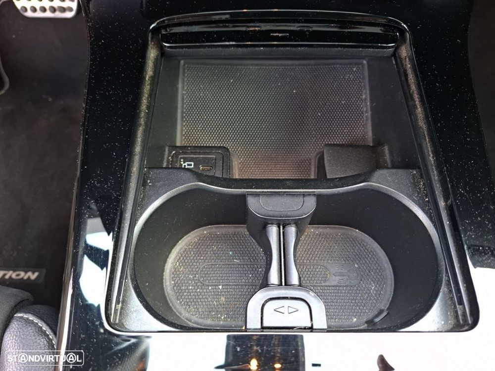 Mercedes-Benz A 250 e AMG Line - 23