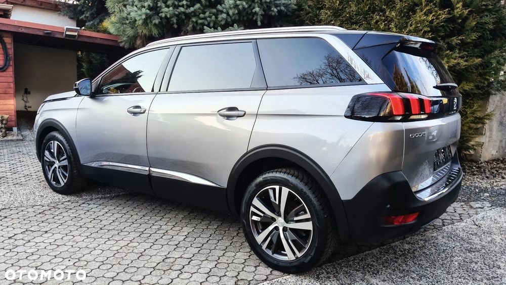 Peugeot 5008 - 5