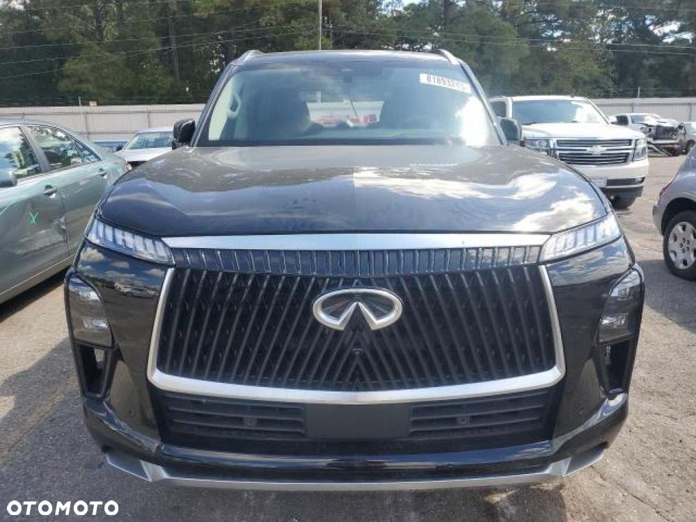 Infiniti QX80 - 6