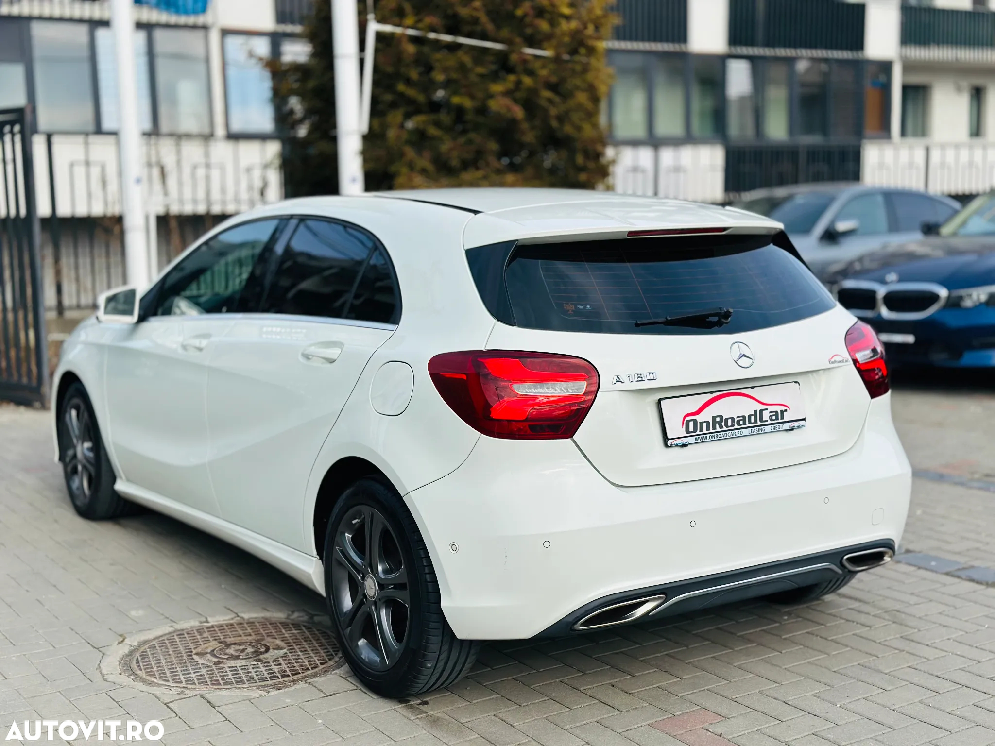 Mercedes-Benz A 180 (BlueEFFICIENCY) 7G-DCT Urban - 4