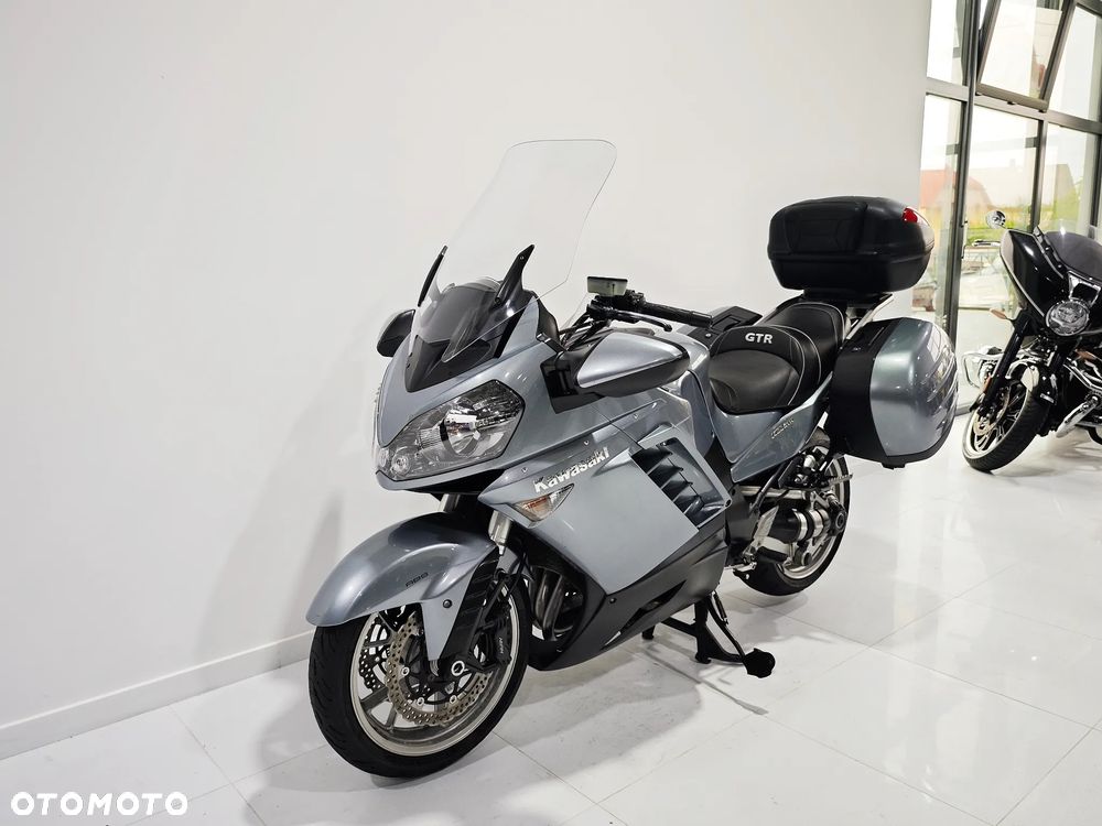Kawasaki GTR - 4