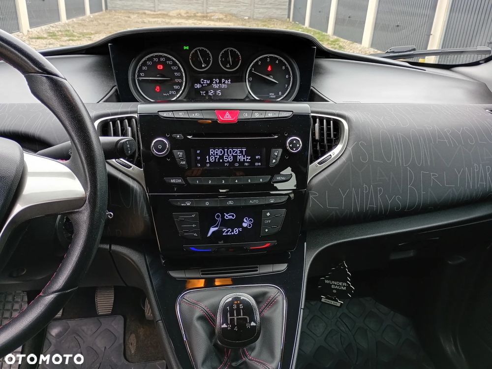 Lancia Ypsilon - 11