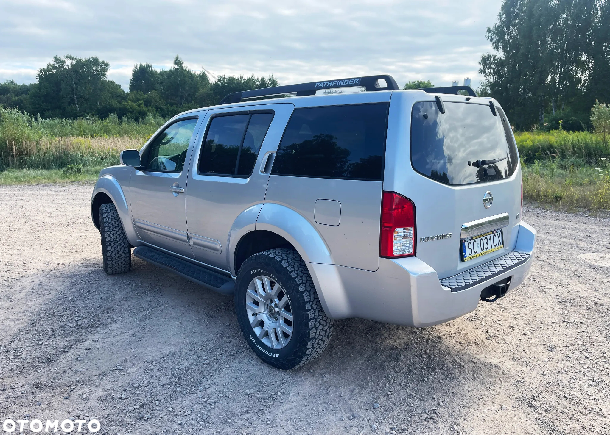 Nissan Pathfinder 4.0 V6 LE - 6