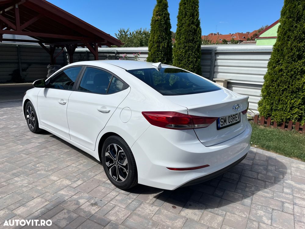 Hyundai Elantra 2018 photo 3