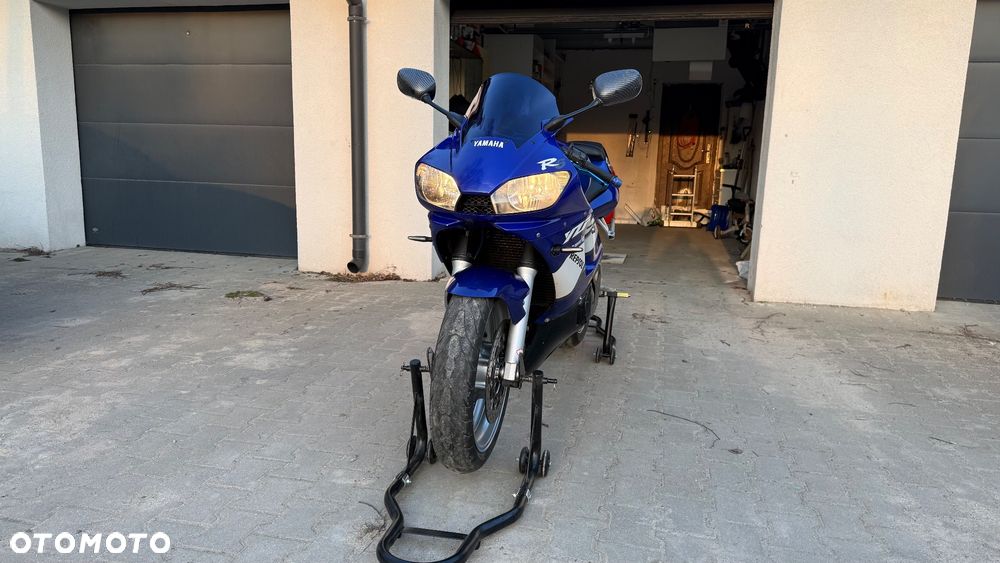 Yamaha R6 - 17