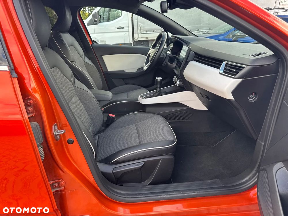 Renault Clio - 23