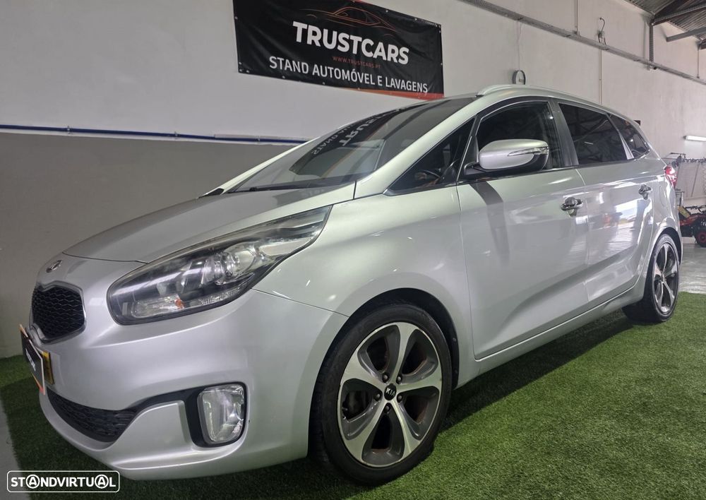 Kia Carens - 1