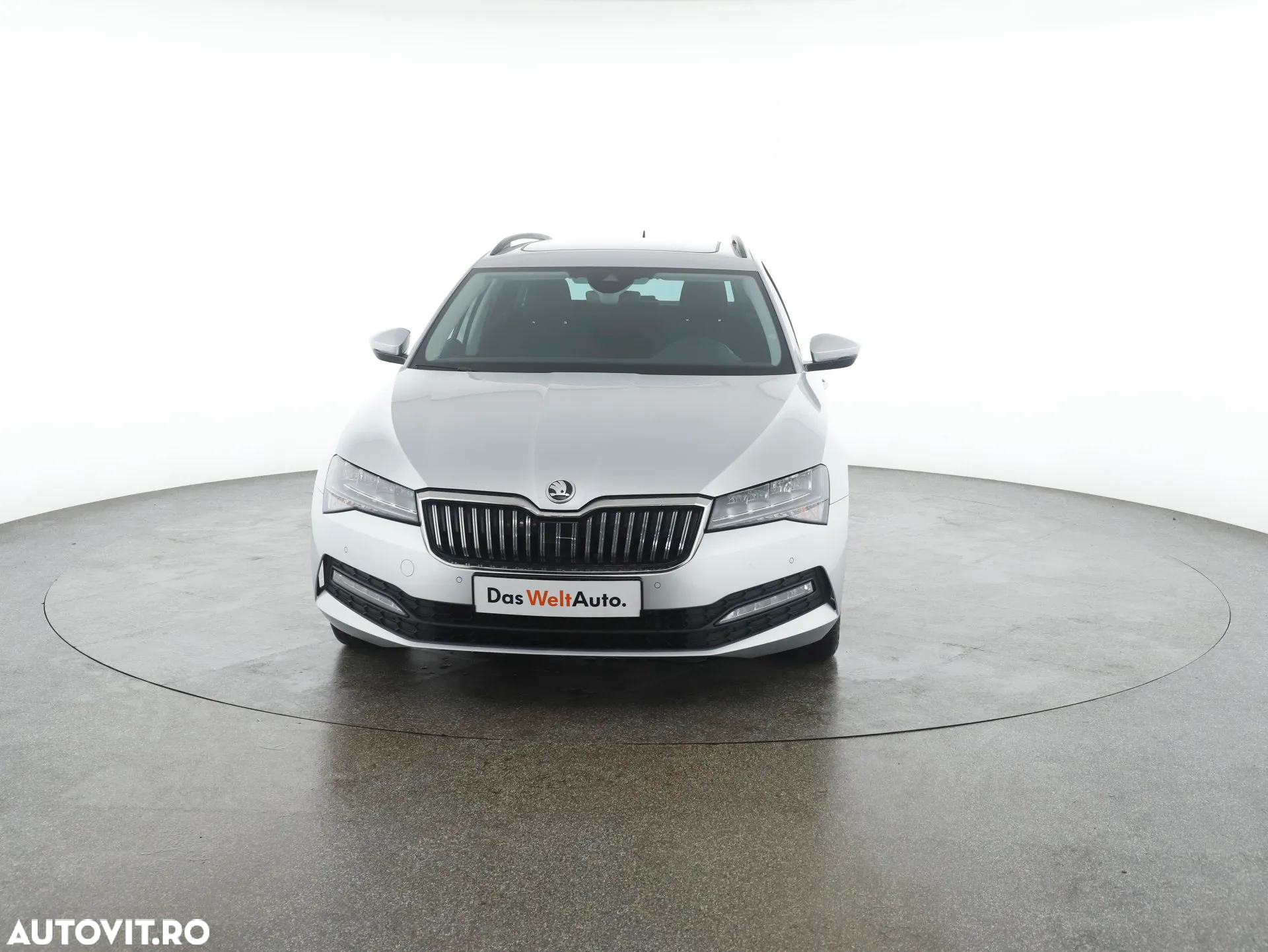 Skoda Superb Combi 2.0 TDI DSG Ambition - 2