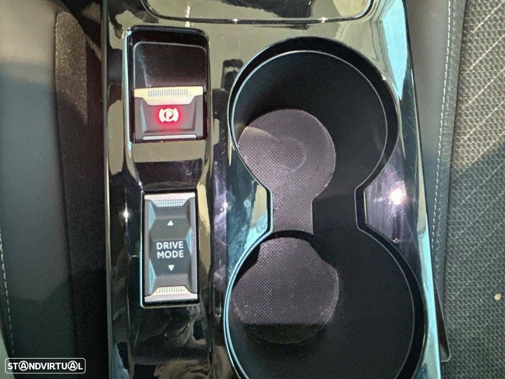 Peugeot 2008 1.2 Hybrid Allure e-DCS6 - 23