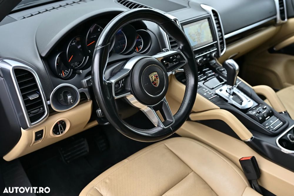 Porsche Cayenne 3.0 L - 19
