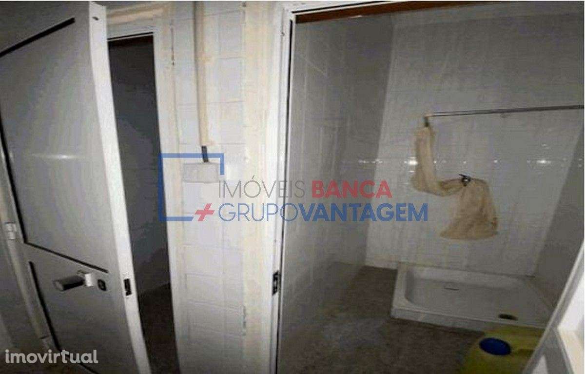 Moradia de 2 pisos, até agora destinada a comércio (restaurante), c... - Grande imagem: 5/8