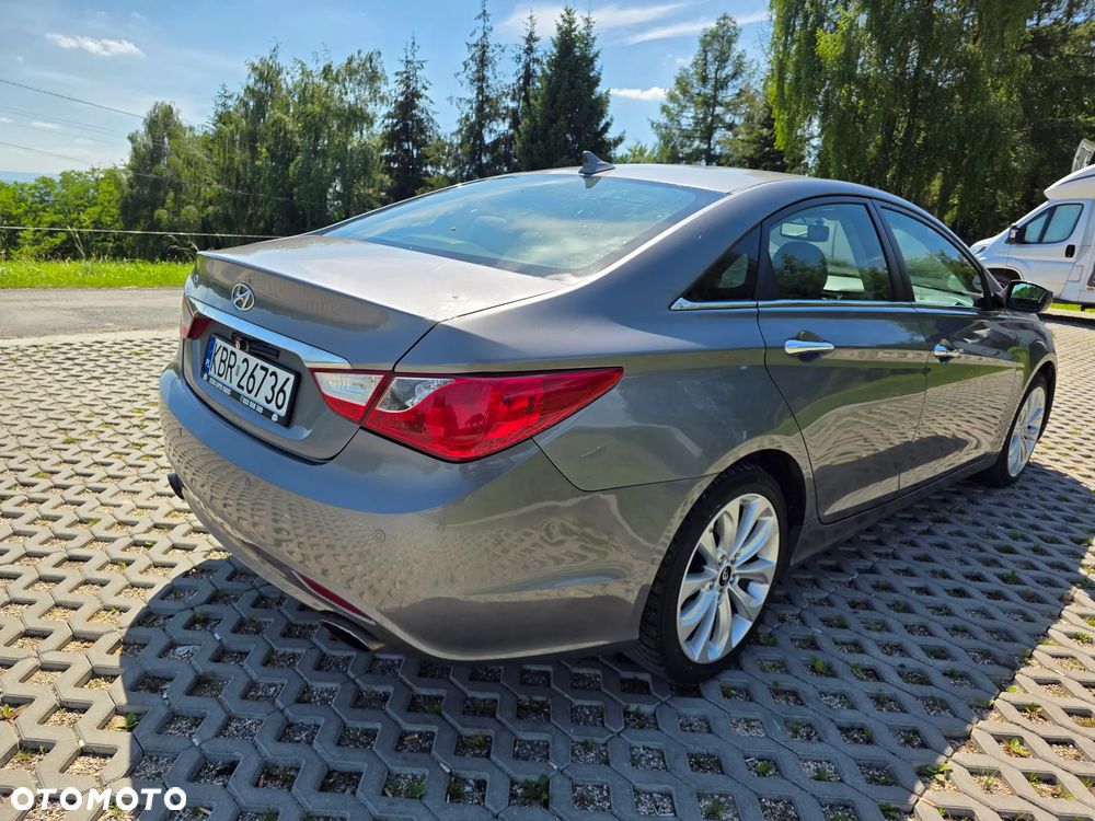 Hyundai Sonata - 4