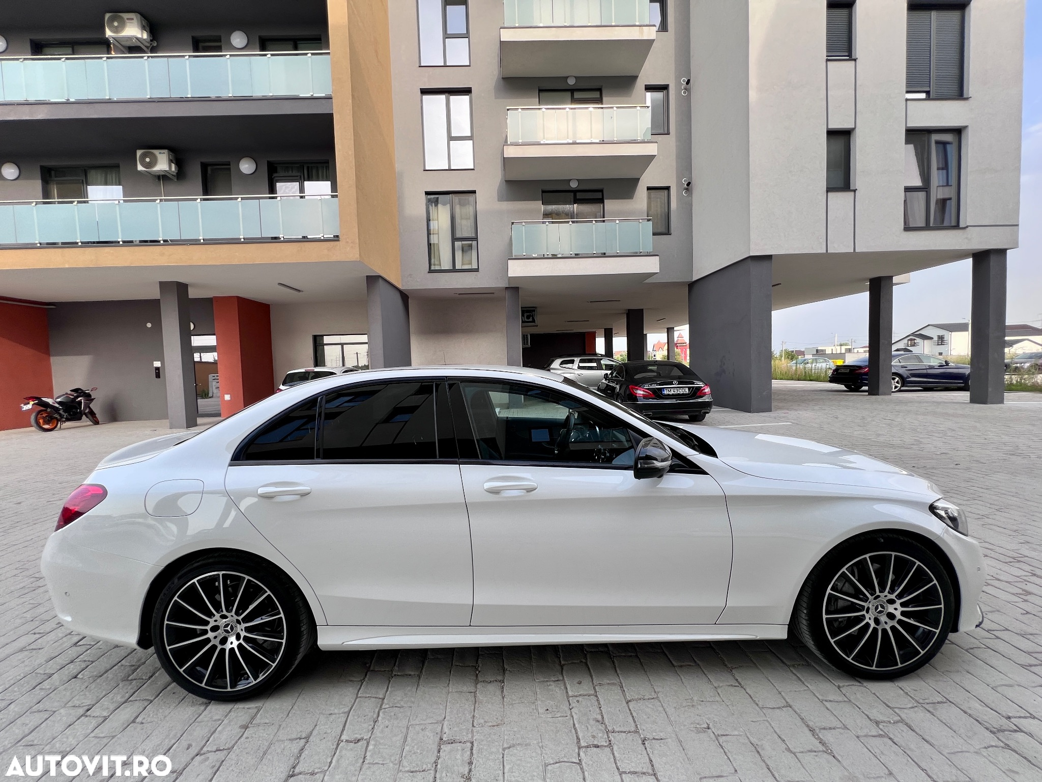 Mercedes-Benz C 400 4MATIC Aut. - 3