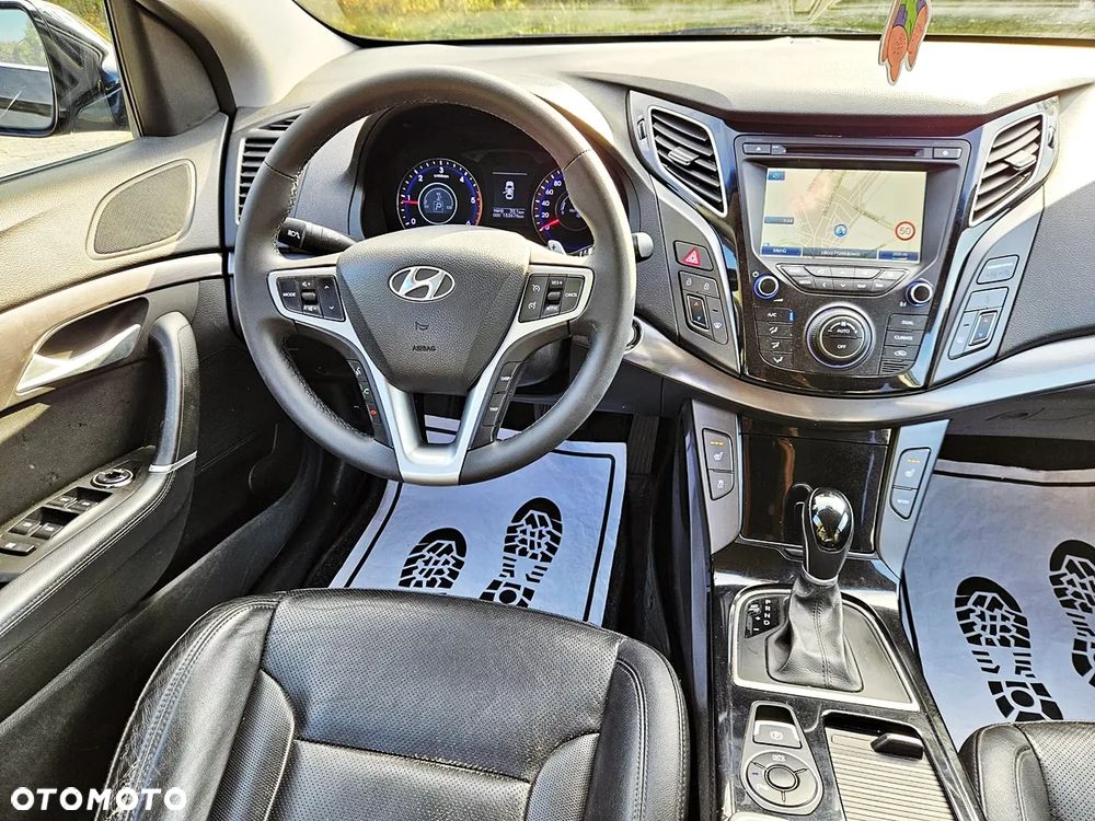Hyundai i40 i40cw 1.7 CRDi Automatik Fifa World Cup Edition Silver - 13