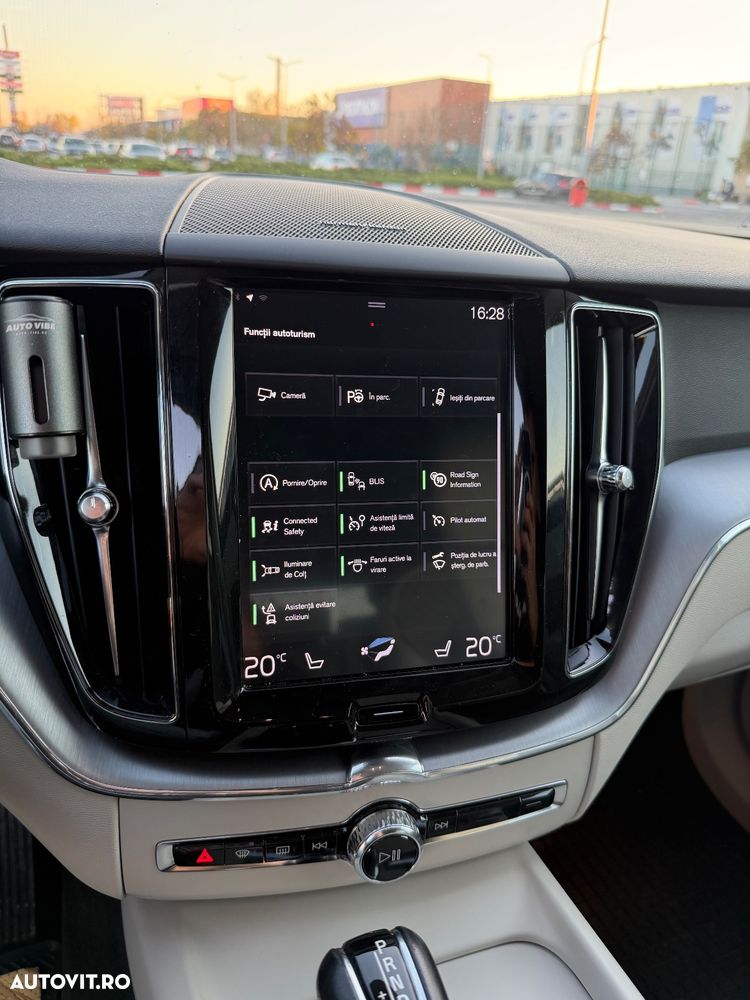 Volvo XC 60 D4 Momentum Pro - 13