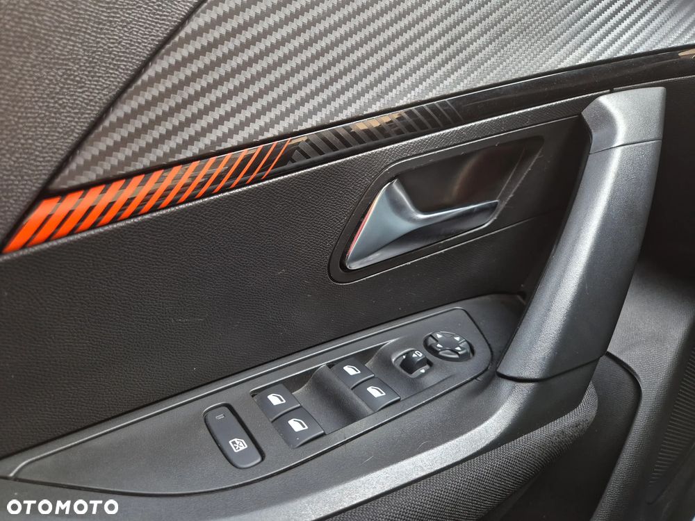 Peugeot 2008 BlueHDi 110 Active Pack - 24